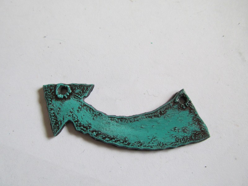 (image for) arrow pendant curved #A802patina