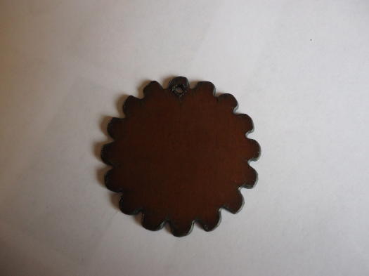 (image for) Round scalloped metal pendant #TT019