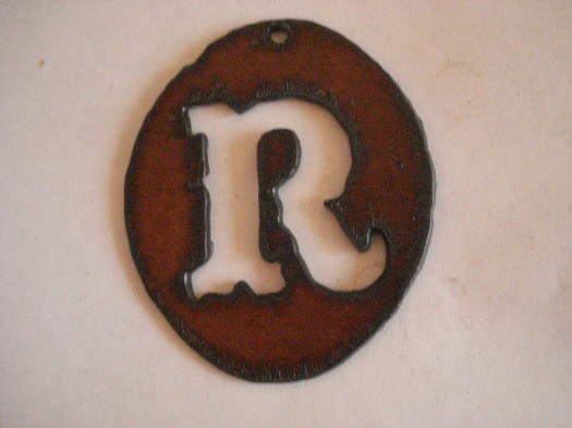 (image for) Initial metal cutout pendant Oval #OM-R