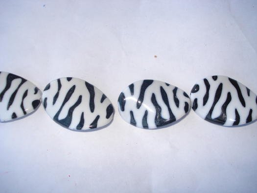 (image for) Zebra Black and white bead (one bead) #1212