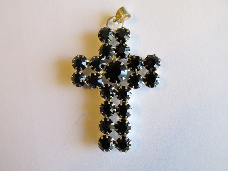(image for) Black crystal cross #HU13-58 - Click Image to Close