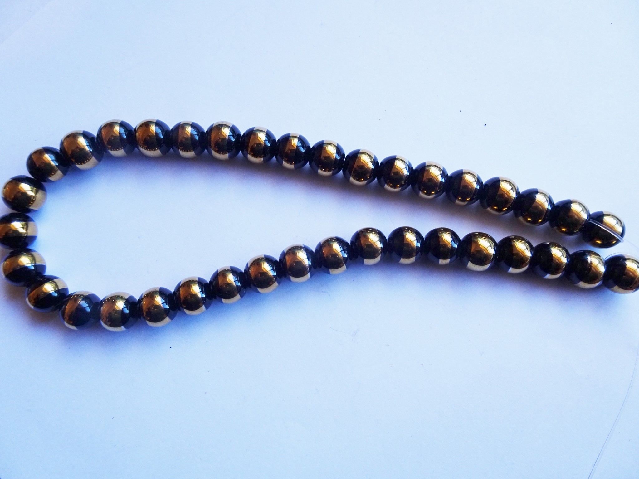 (image for) Black and gold glass round beads 10mm #1678
