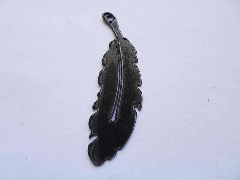 (image for) Feather Black small metal pendant #WKS-42