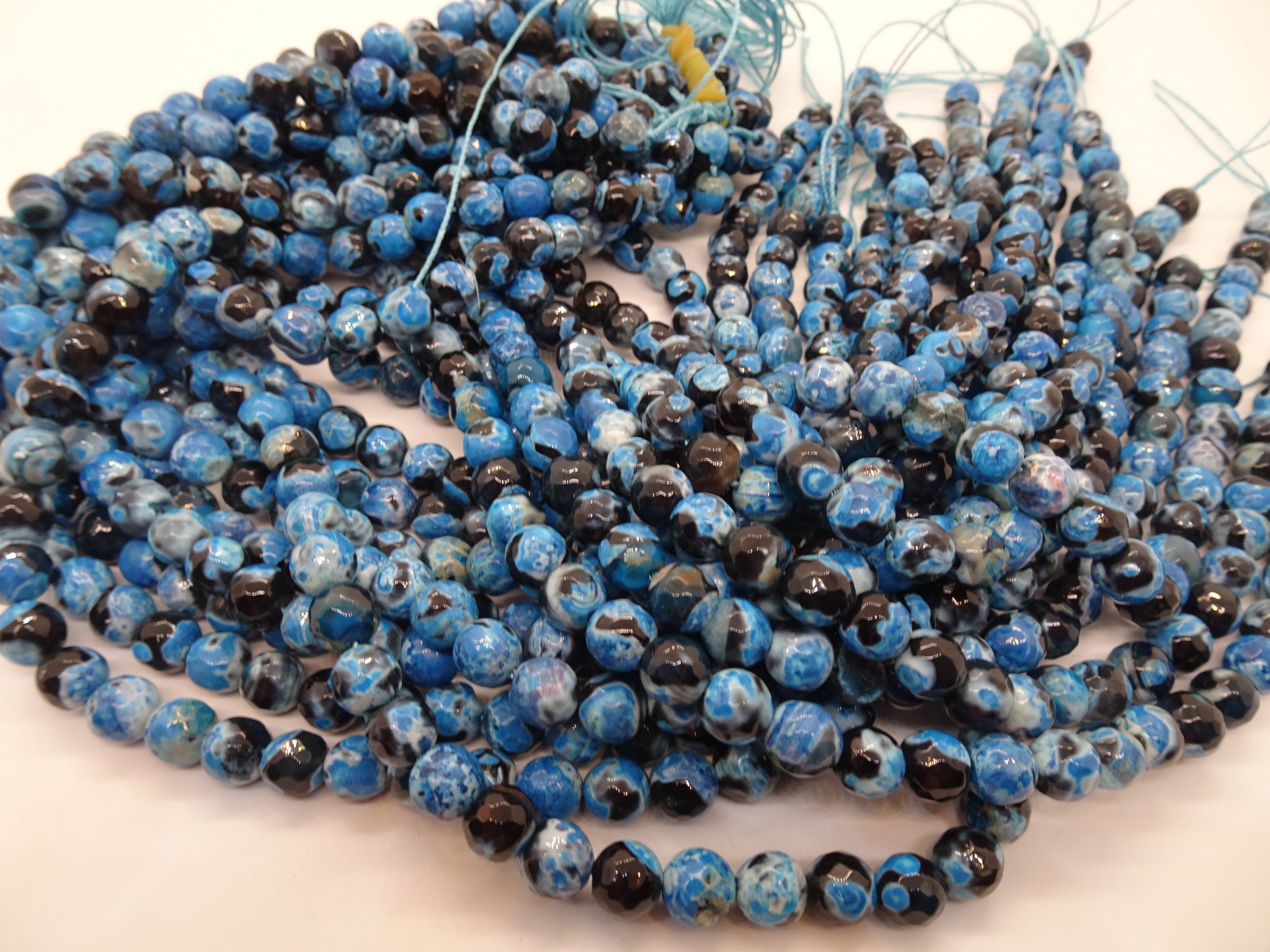 (image for) Blue and black Agate round beads 8mm #TU-1331