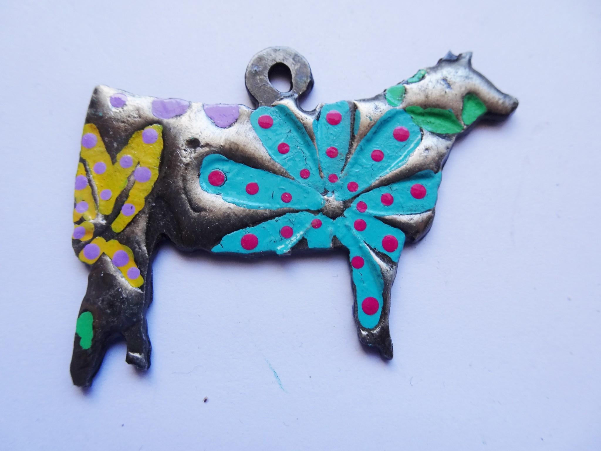 (image for) Show heifer metal painted pendant #C-18a
