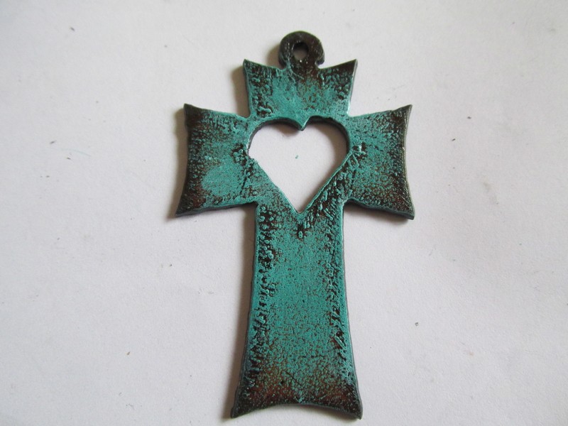 (image for) Cross with heart out #cc012-patina
