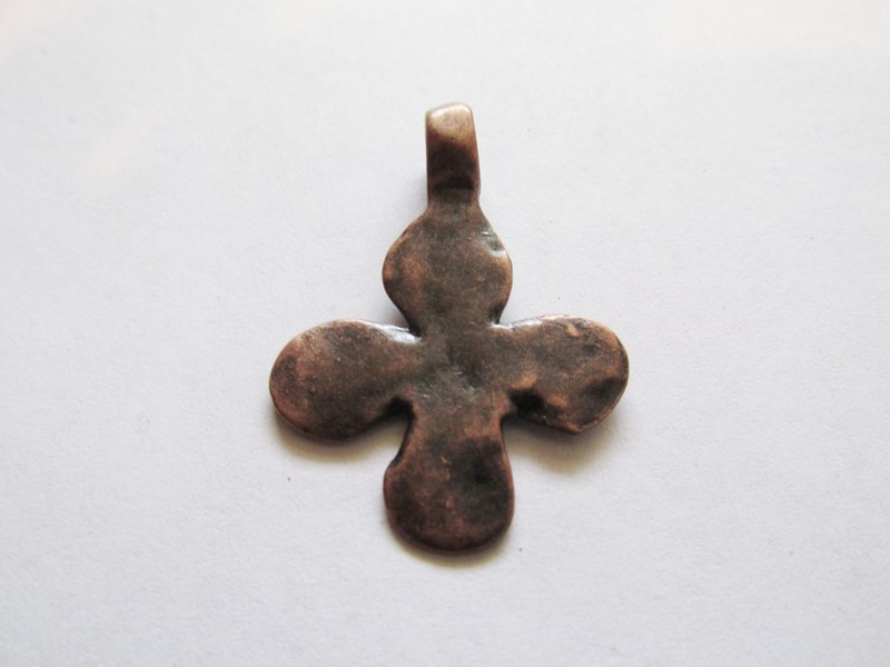 (image for) copper hammered cross pendant small #MP48