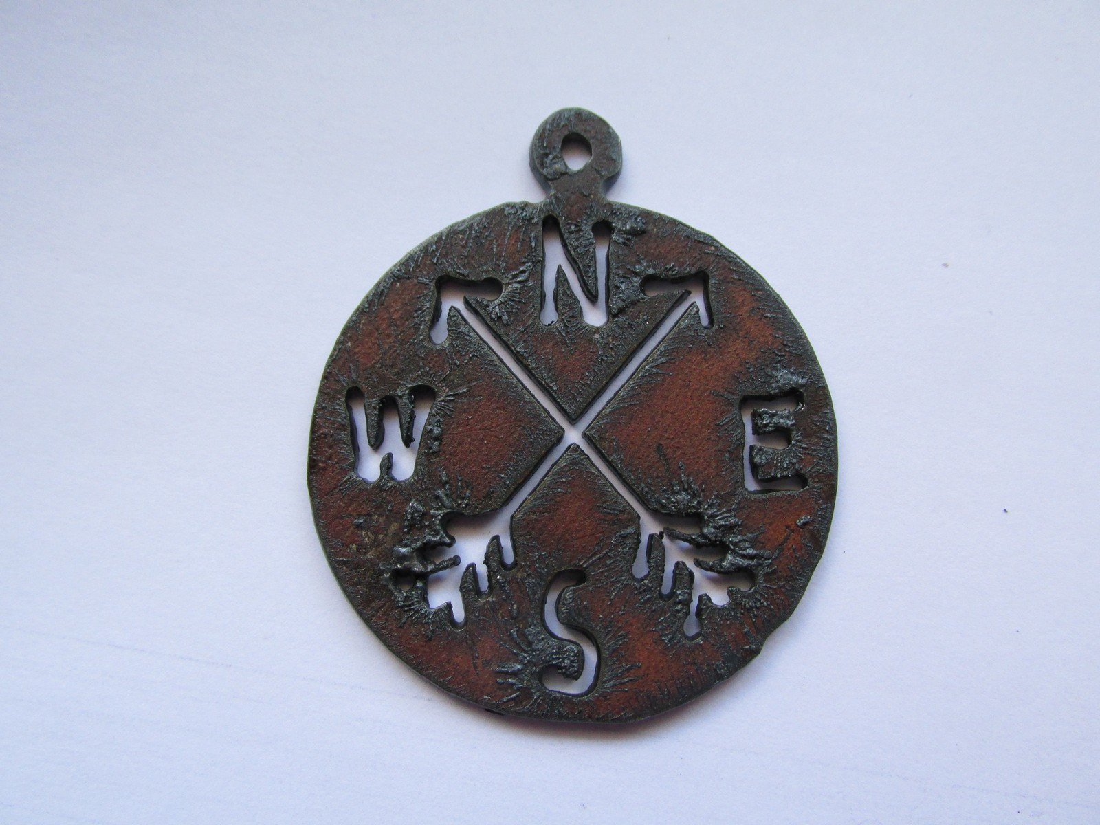 (image for) Compass with double arrow rustic pendant #SS101