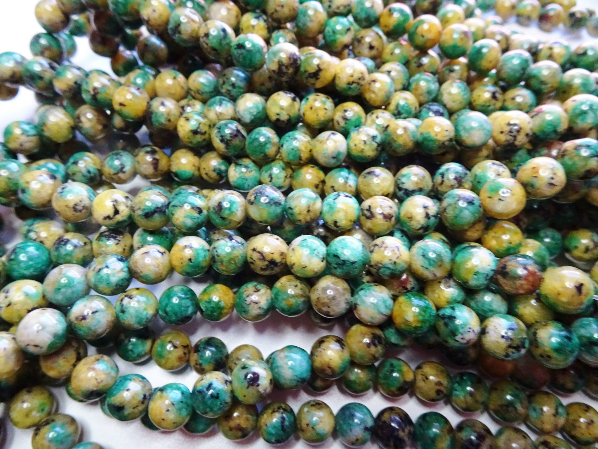 (image for) Green and mustard yellow Agate round beads 8mm #1436