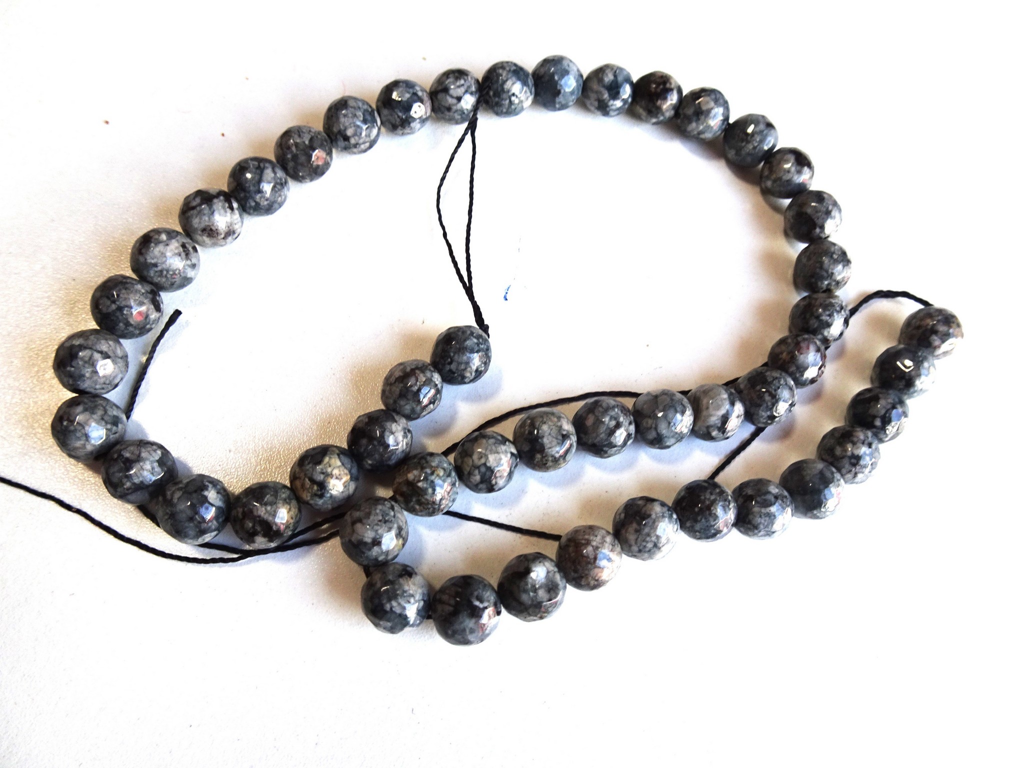 (image for) Gray and black faceted Agate 8mm #1444b