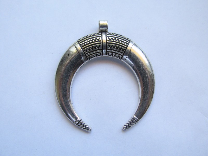(image for) Horn or crescent pendant antique silver #RM189