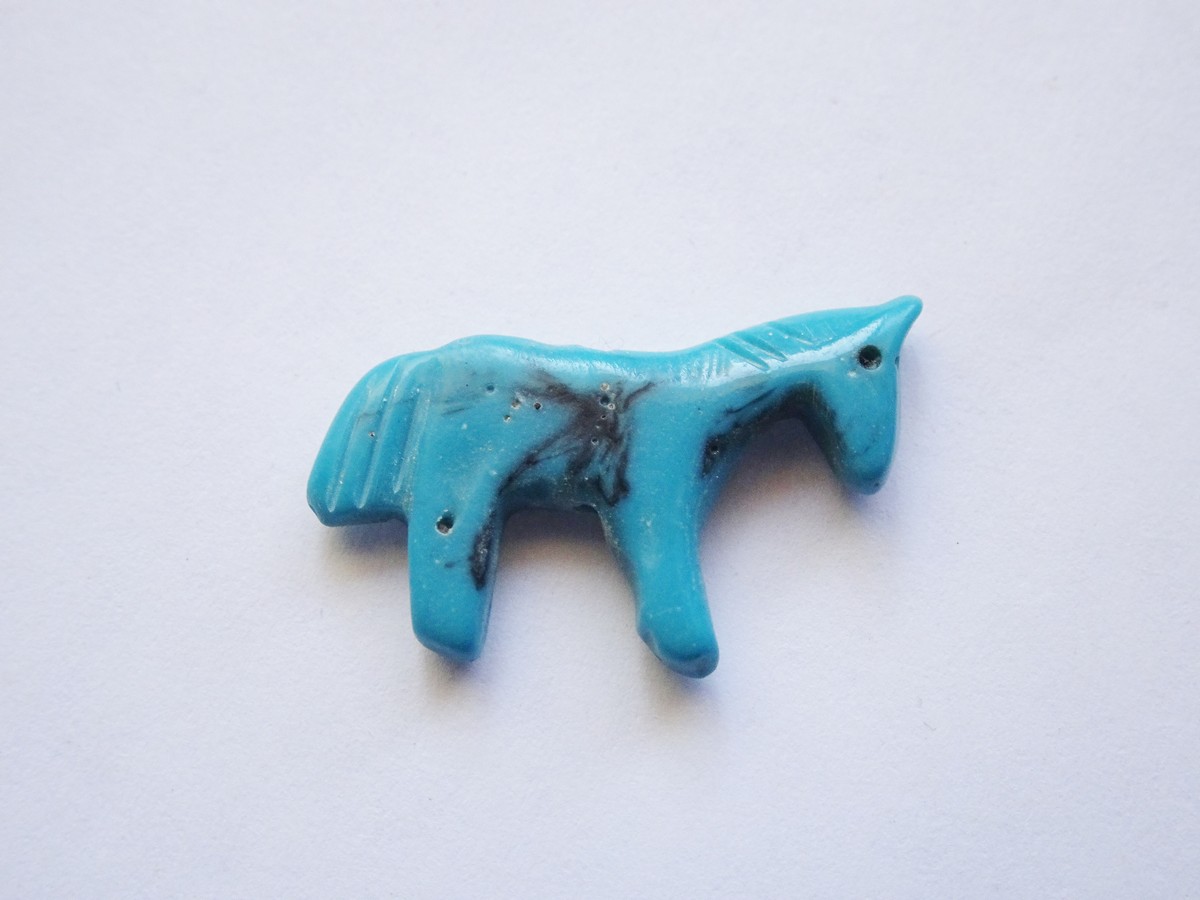 (image for) Turquoise acrylic Horse fetish bead #MISC-15