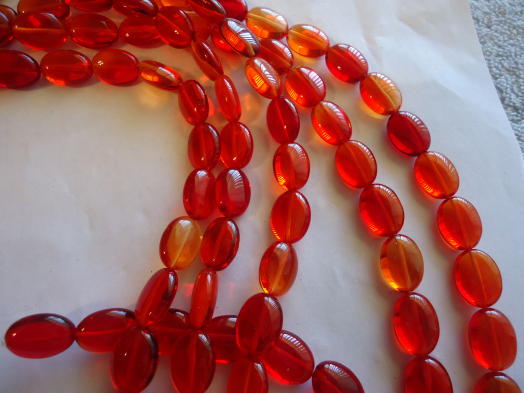 (image for) Red oval glass beads #hu1326