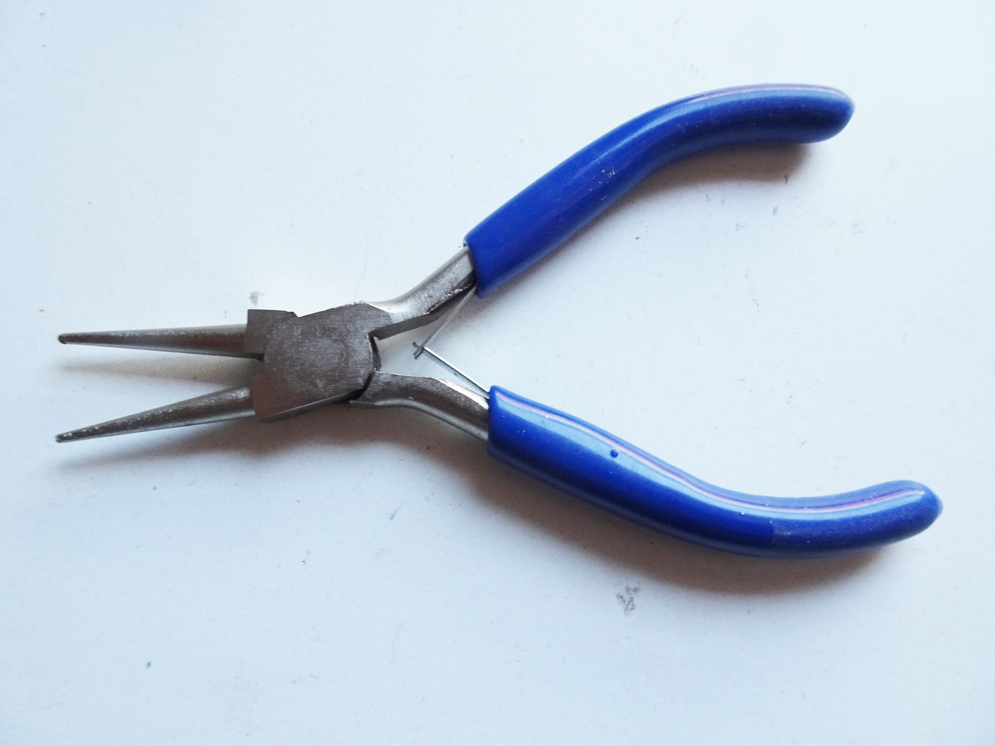 (image for) Round nose pliers