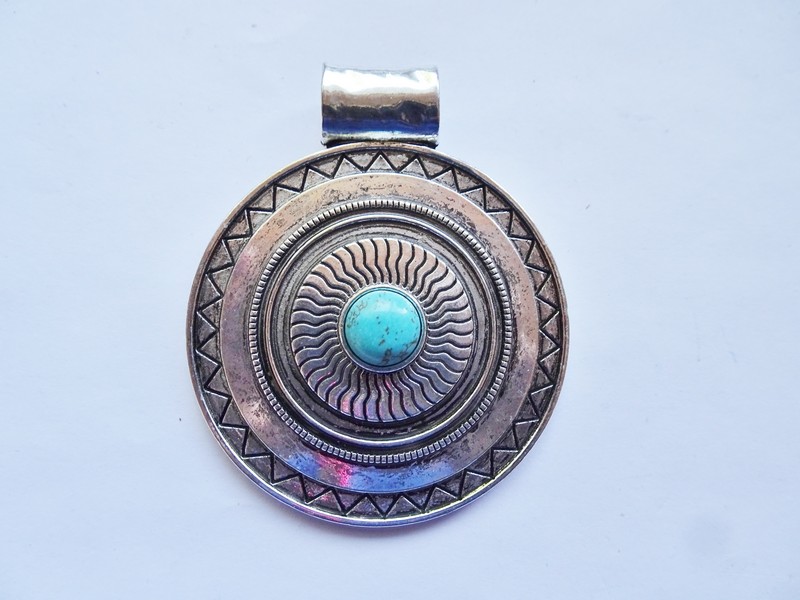 (image for) Silver Tibetan Myan round pendant with stone #RM-362