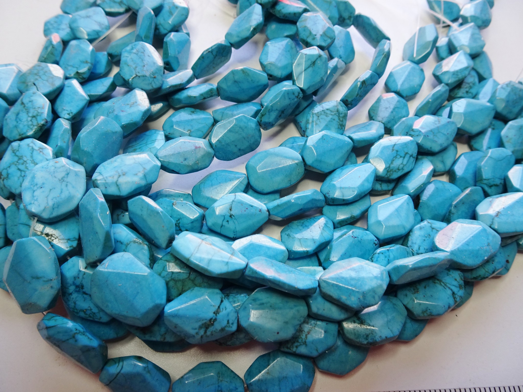 (image for) Turquoise shaped magnesite beade 15x20mm #1978