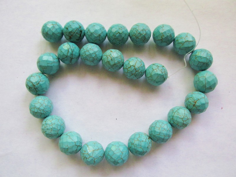 (image for) Turquoise Howlite faceted rounds 16mm #1848CL