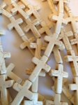 (image for) Off white cross beads 25mm #1438