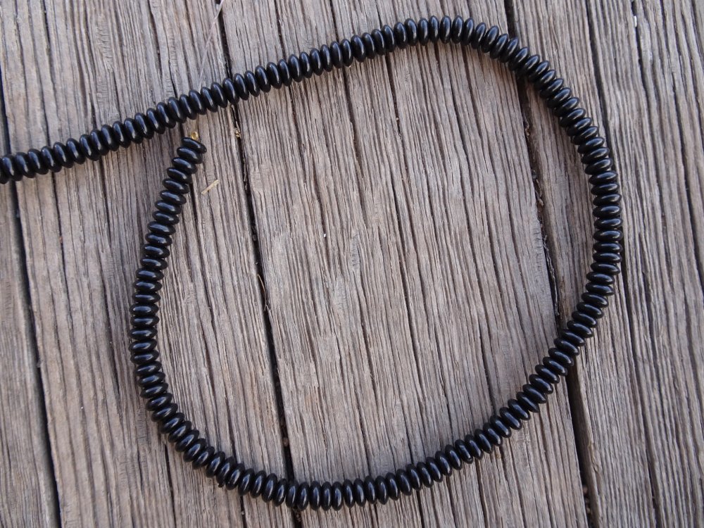 (image for) Black rondelle 2x6mm beads #1590