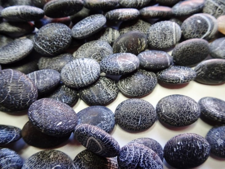 (image for) Black Onxy carved oval beads 15x20mm #1056-TU