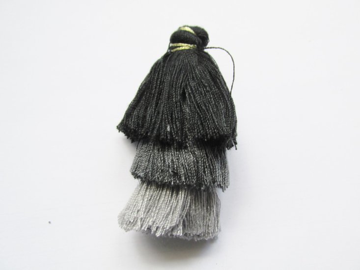 (image for) Grey black silk tassle #gbtass