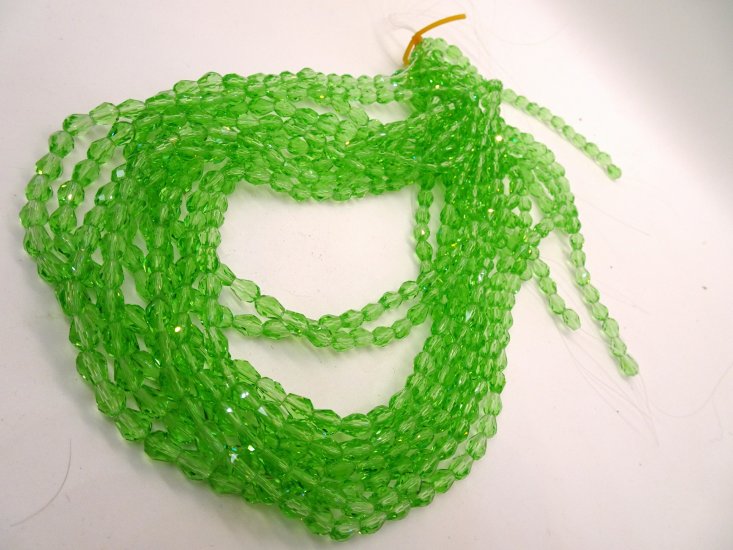 (image for) Green lime teardrop crystals 6x8mm #1346