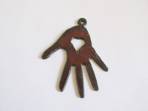 (image for) Hand with heart pendant #TT013-L