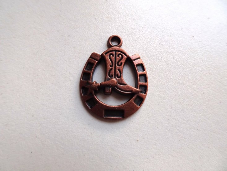 Horse shoe Rustic Metal Pendant w/loop #RR003-L