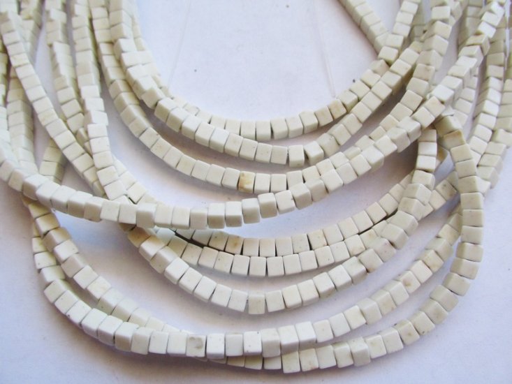 (image for) Off white square beads 5mm #1819