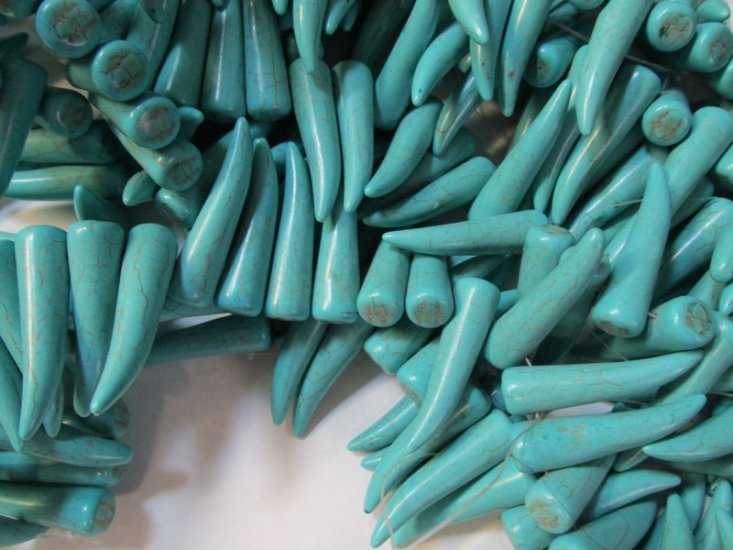 (image for) Turquoise Howlite tooth 38mm long #1719-2