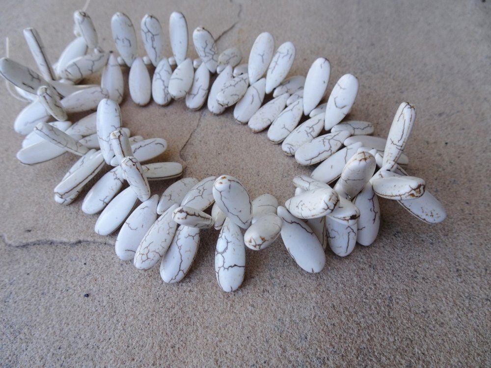 (image for) White tear drop beads 10x25mm #1758