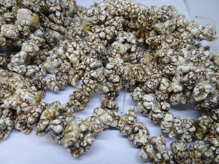(image for) Off white side drilled nugget 15mm #1476