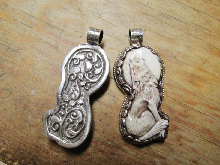 (image for) Wolf bone pendant #RM-342