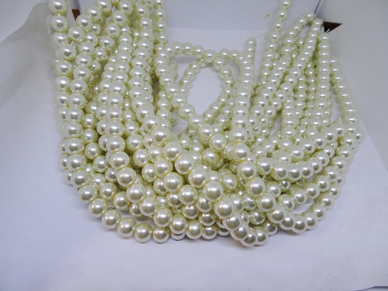 (image for) Off white round glass pearls 10mm #1523