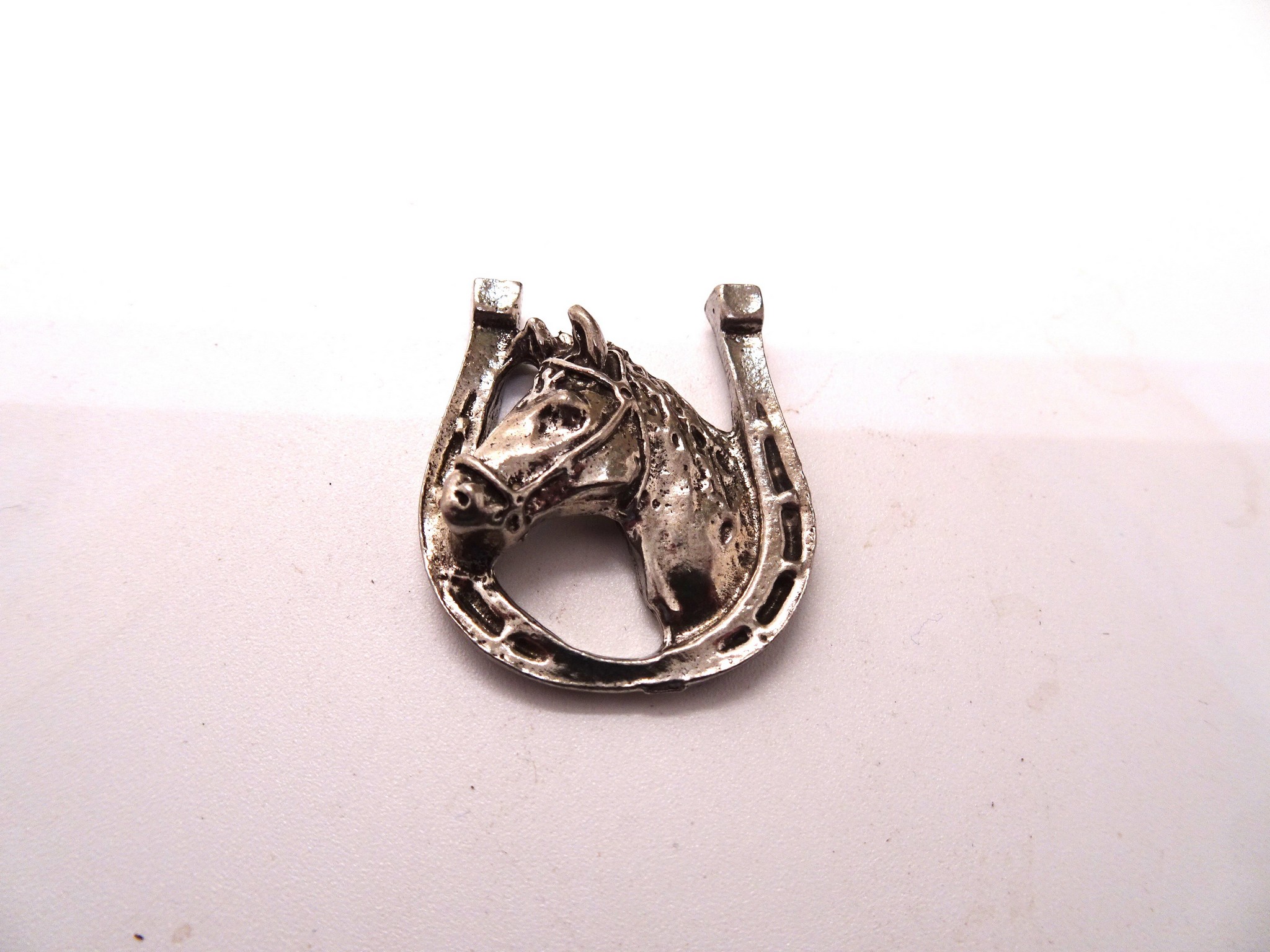 (image for) Horse with Horse shoe pendant #5064-29