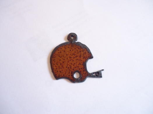 (image for) Football helmet rustic pendant #SS100 - Click Image to Close