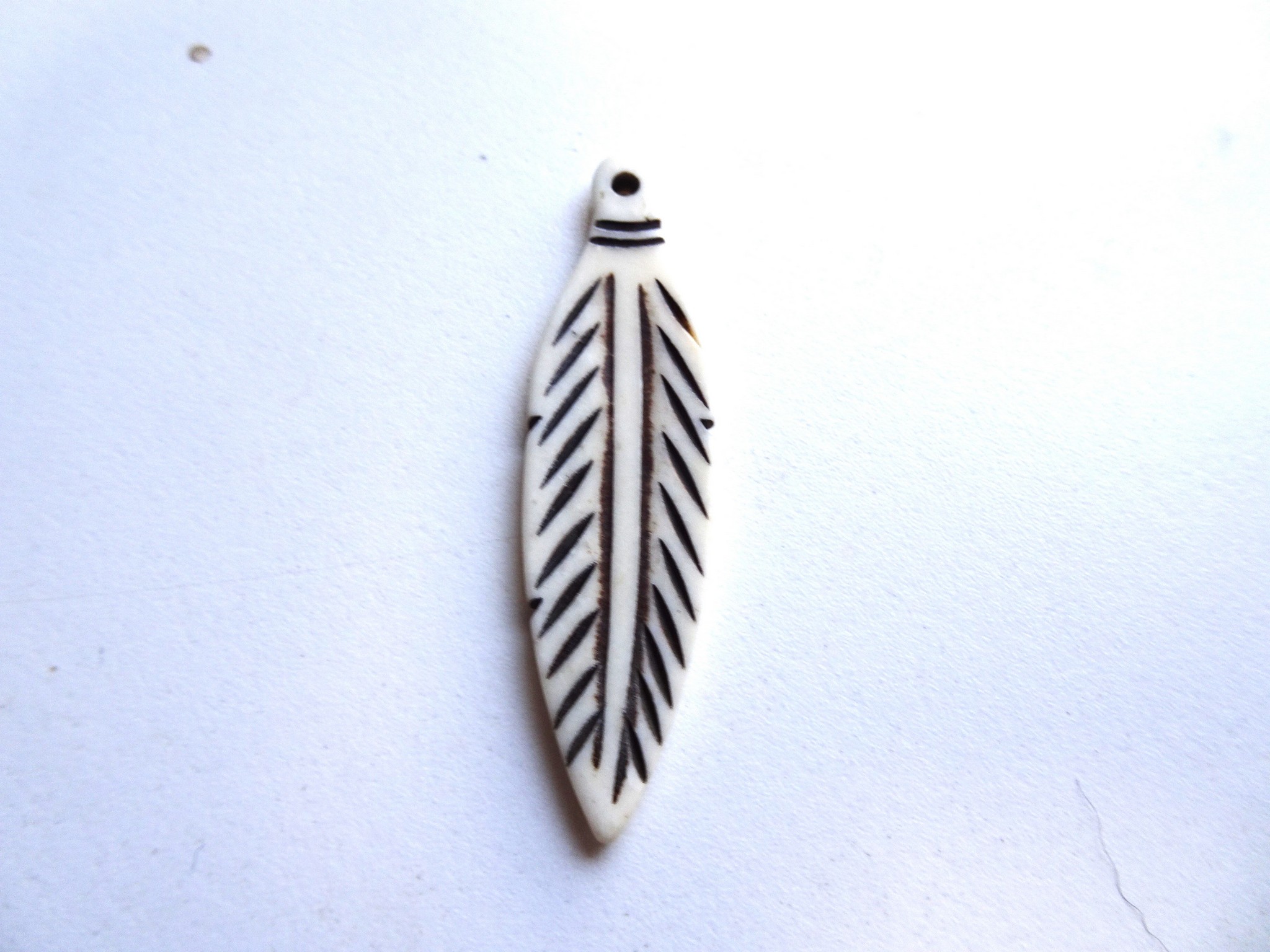(image for) Bone small pendant earring size #Misc-10