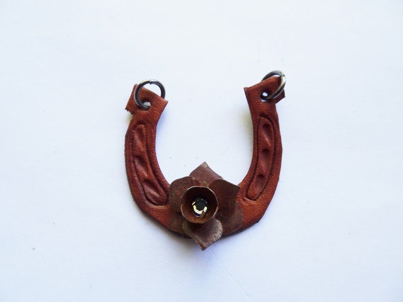 (image for) Leather horse shoe pendant #MISC-4A