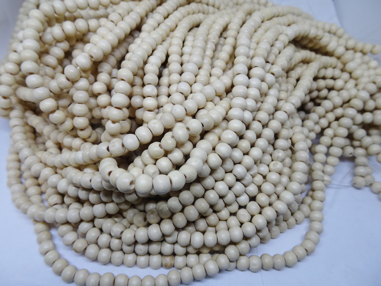 (image for) Off white wood round beads 6mm #1695