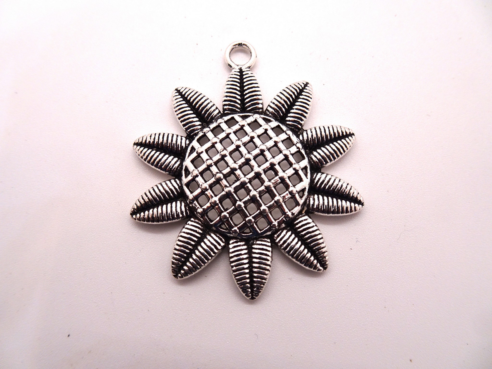 (image for) Sunflower antique silver pewter pendant #Pen-14