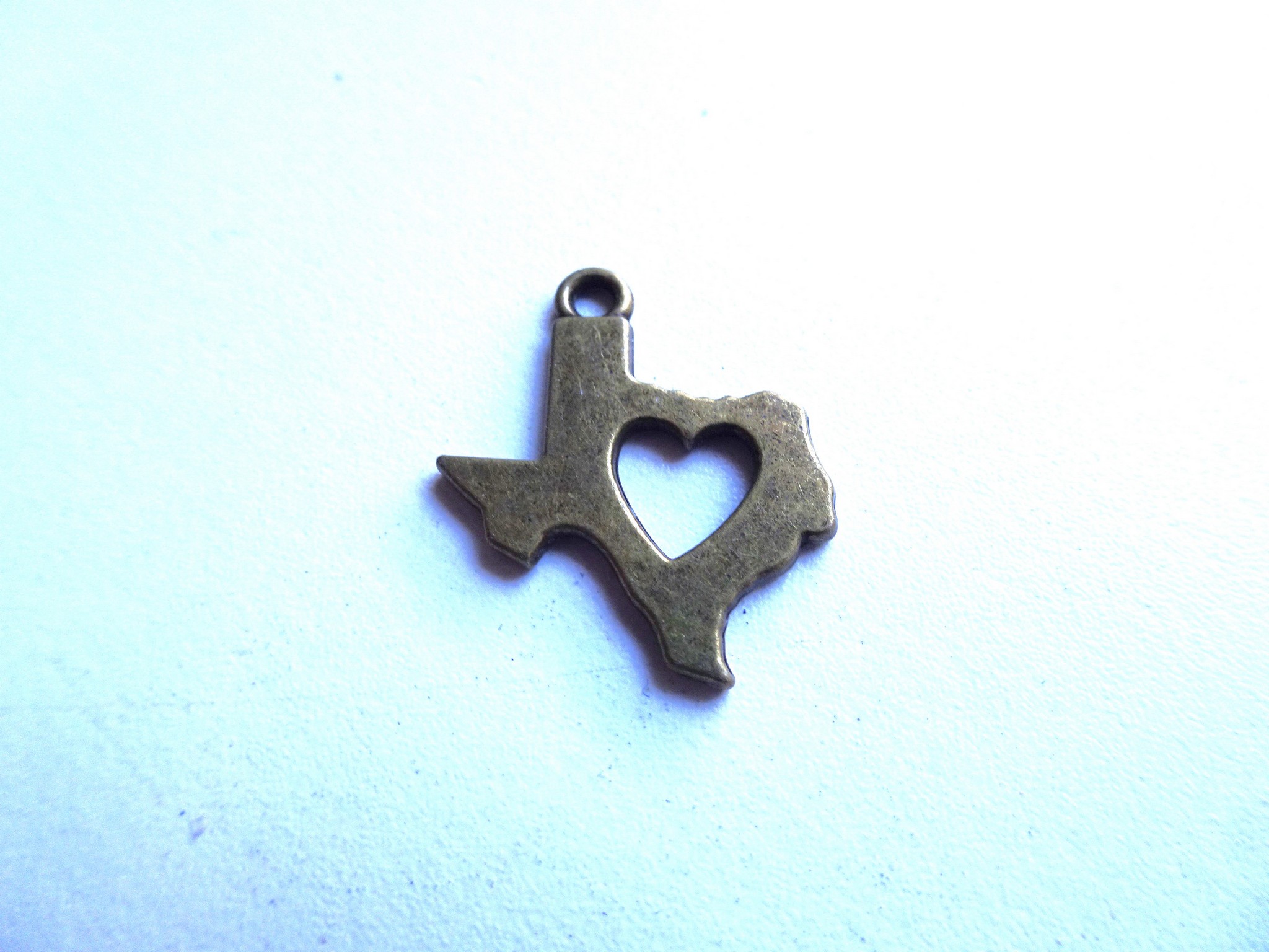 (image for) Texas with heart antique bronze pewter charm #BS-ch154