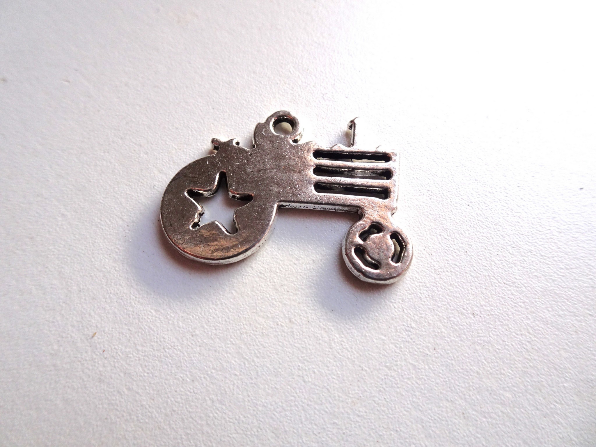 (image for) Tractor charm #BS-ch09