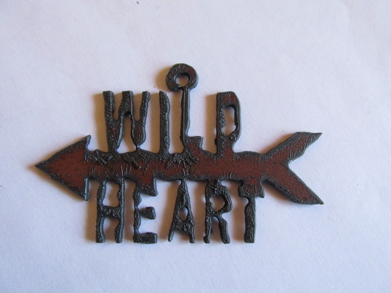 (image for) Wild Heart with arrow rustic metal pendant #SS023 - Click Image to Close