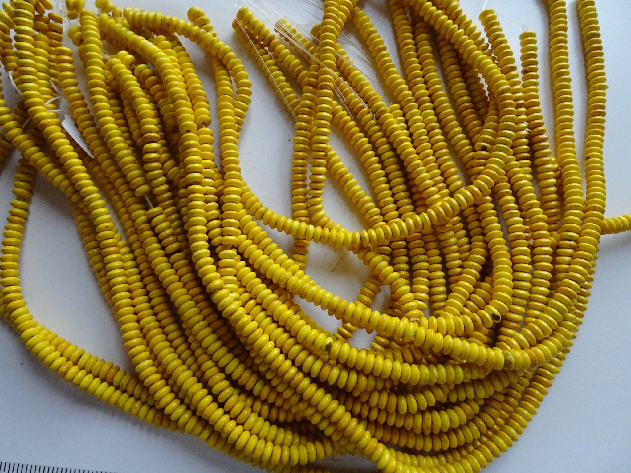(image for) Yellow rondelle beads 2x6mm #1934
